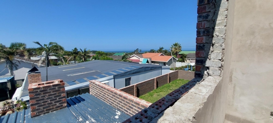 6 Bedroom Property for Sale in Sunrise On Sea Eastern Cape